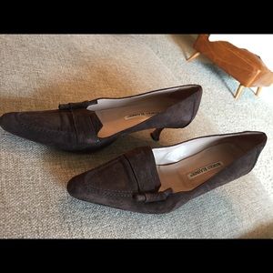 Manolo Blahnik Suede leather kitten heels size 8